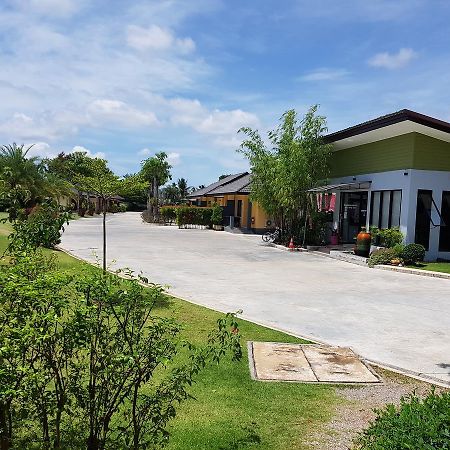 Nicasio Hotel Chumphon Eksteriør bilde